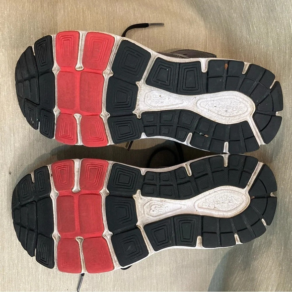 NEW BALANCE Sz 9.5 840  V4 Running Abzorb Technology Lace Up Sneakers - Picture 10 of 16